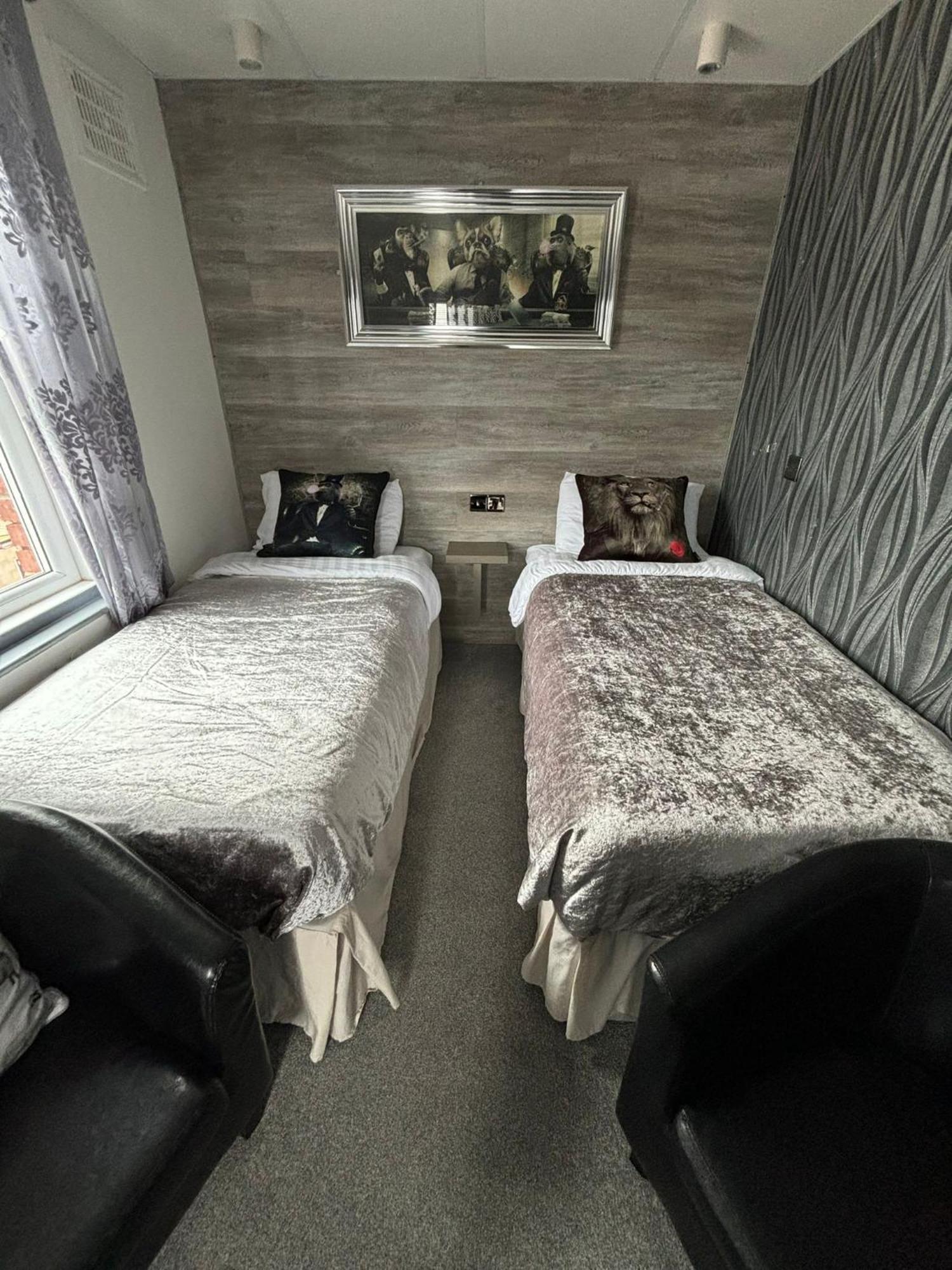 Kings Boutique Hotel Blackpool Bagian luar foto