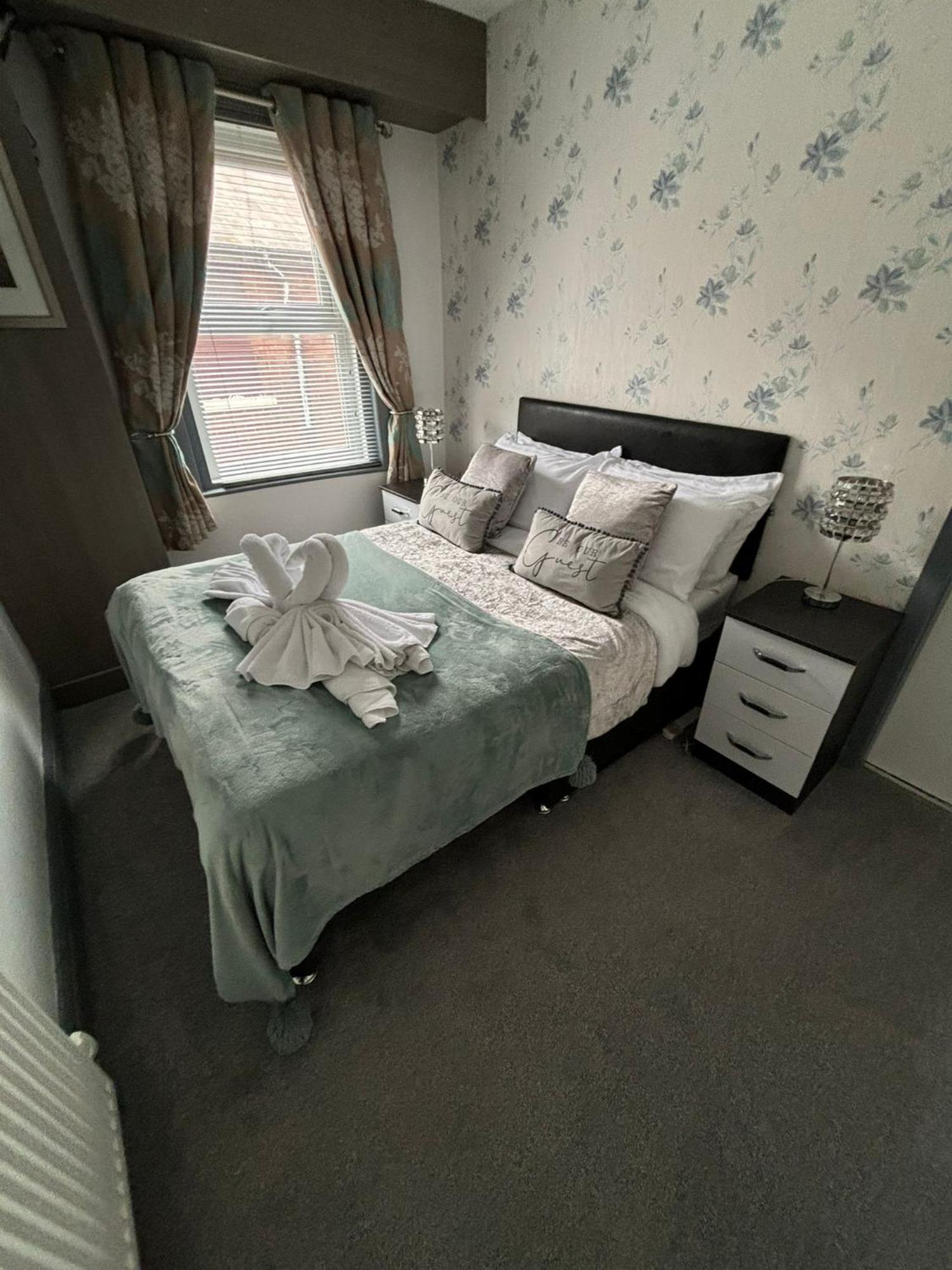 Kings Boutique Hotel Blackpool Bagian luar foto